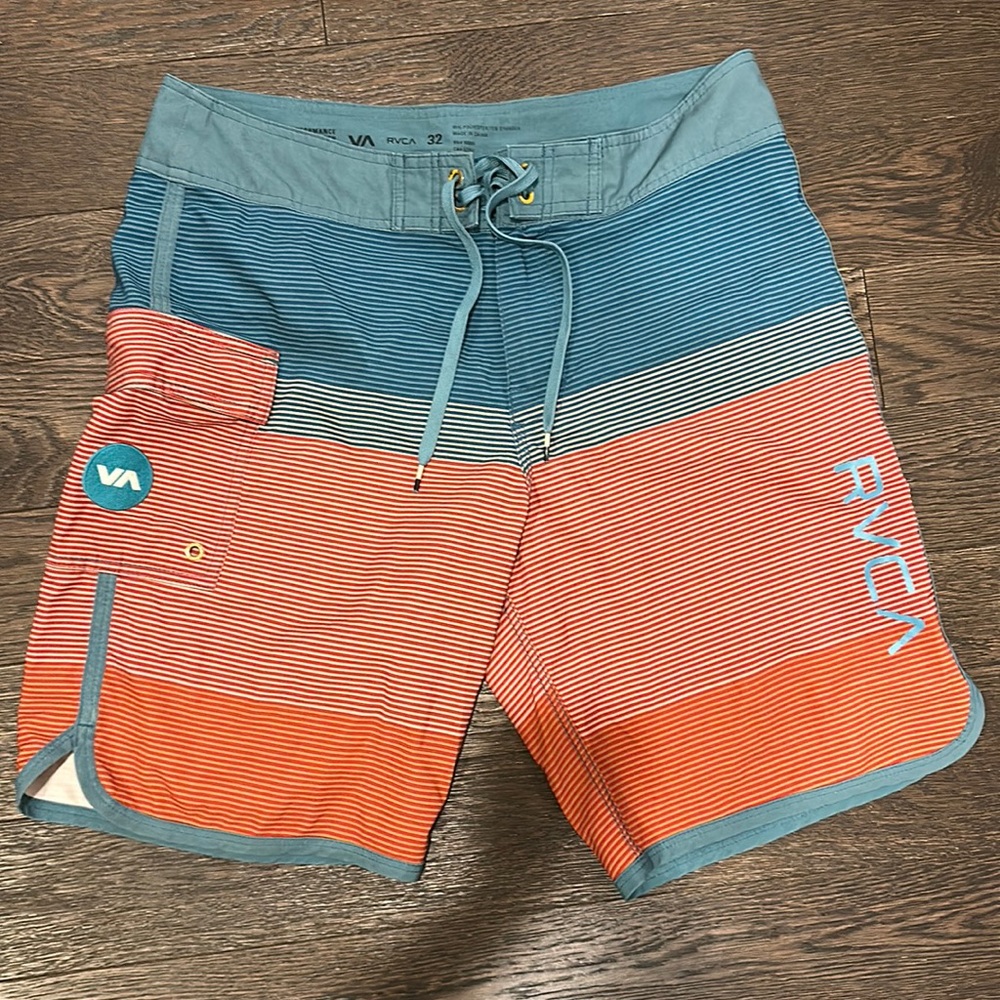 Men’s RVCA shorts size 32